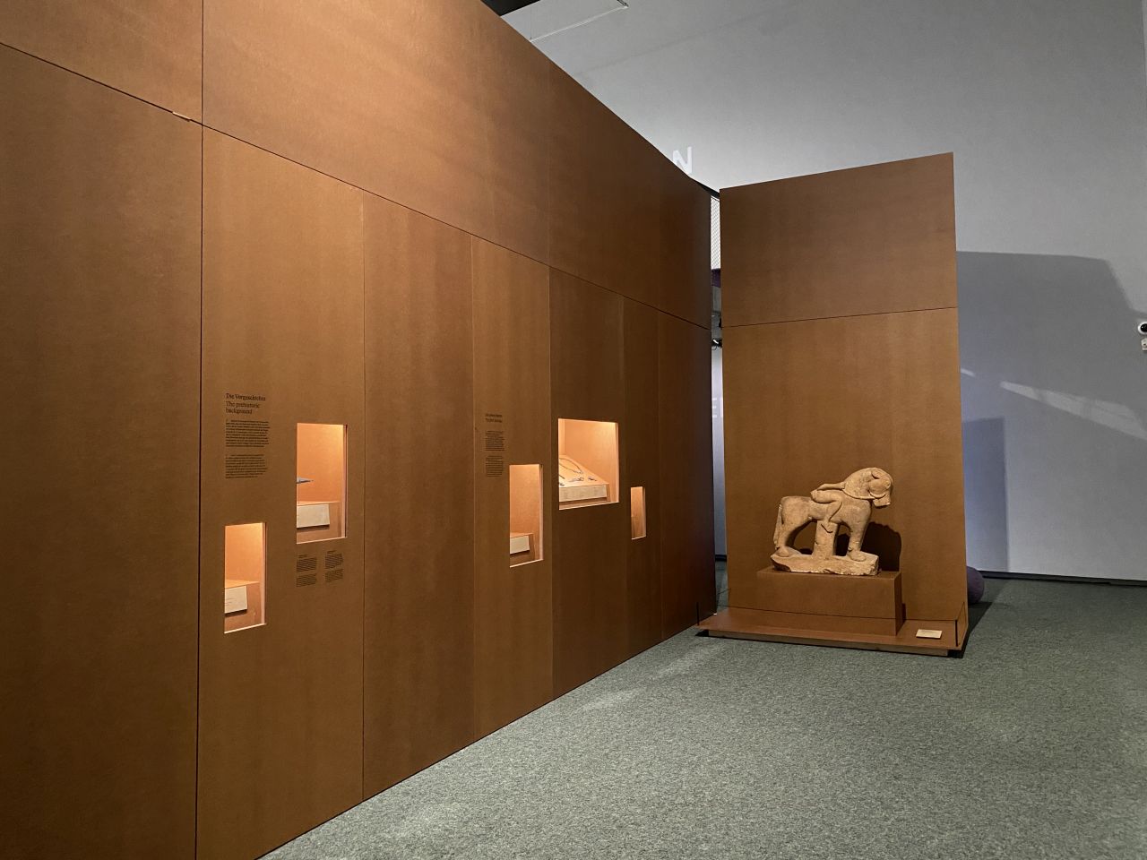 Der erste Blick in den Ausstellungsraum